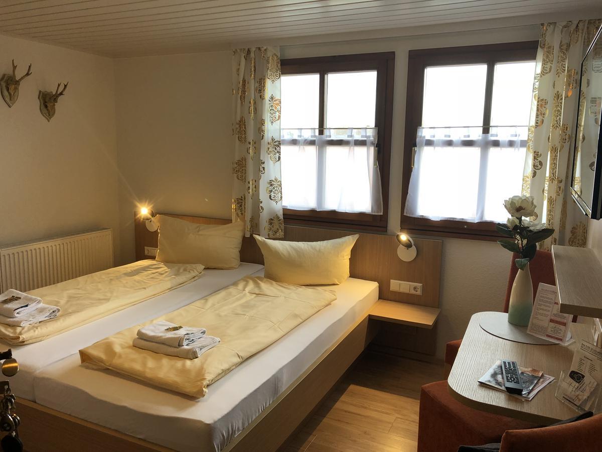 Hotel - Restaurant Hirschen - Werneths Landgasthof Beim Europa- Park Rust Райнхаузен Екстериор снимка